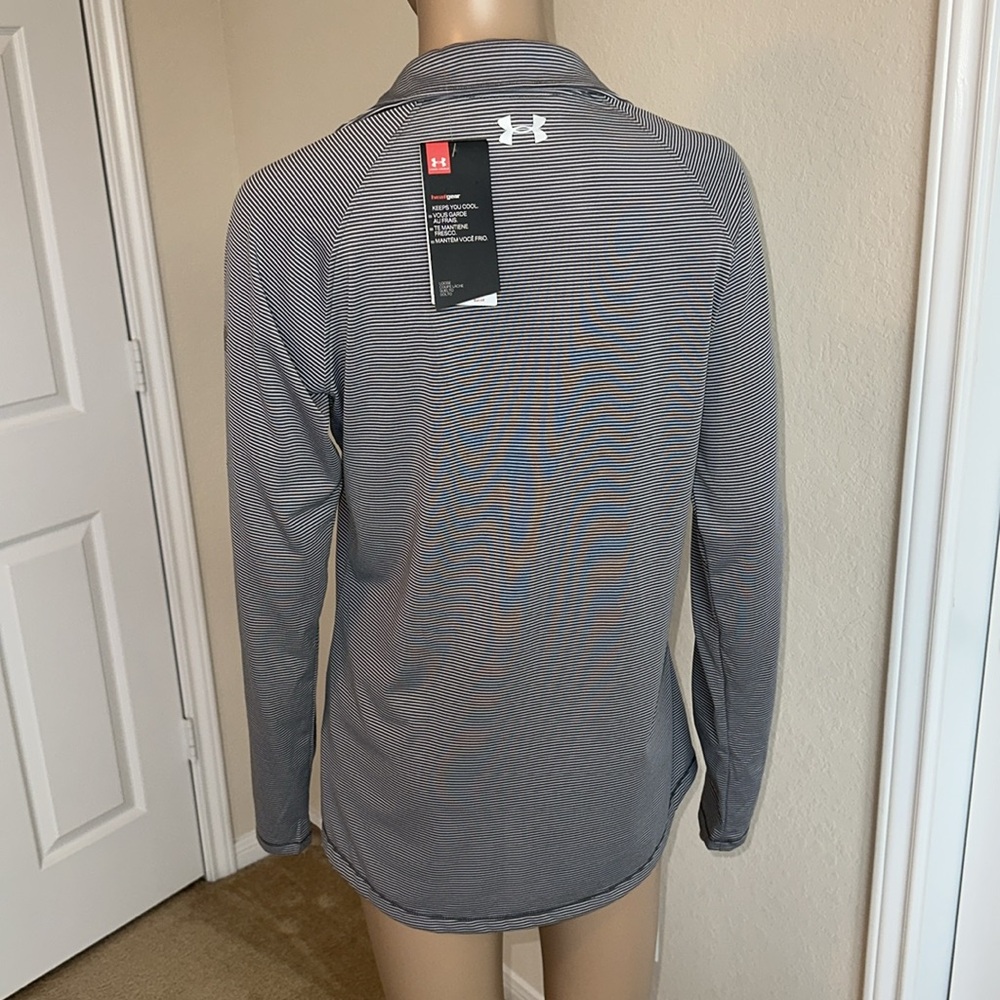 NWT Under Armour Women's Gray Striped Long Sleeves Shirt Size  S/M. - Picture 3 of 11